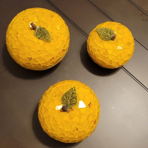 Decor - Picture 4 of 8